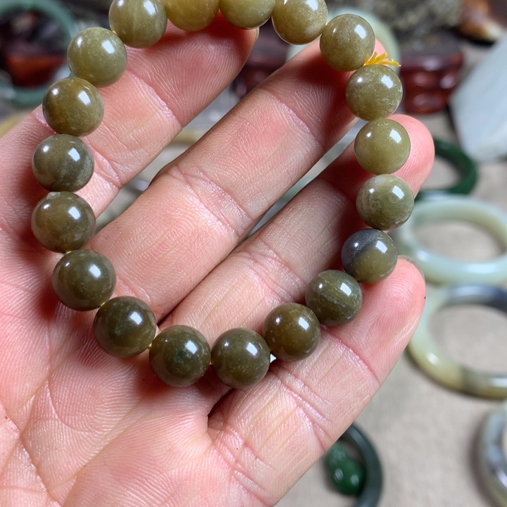 和田玉（糖玉）未镶嵌手镯