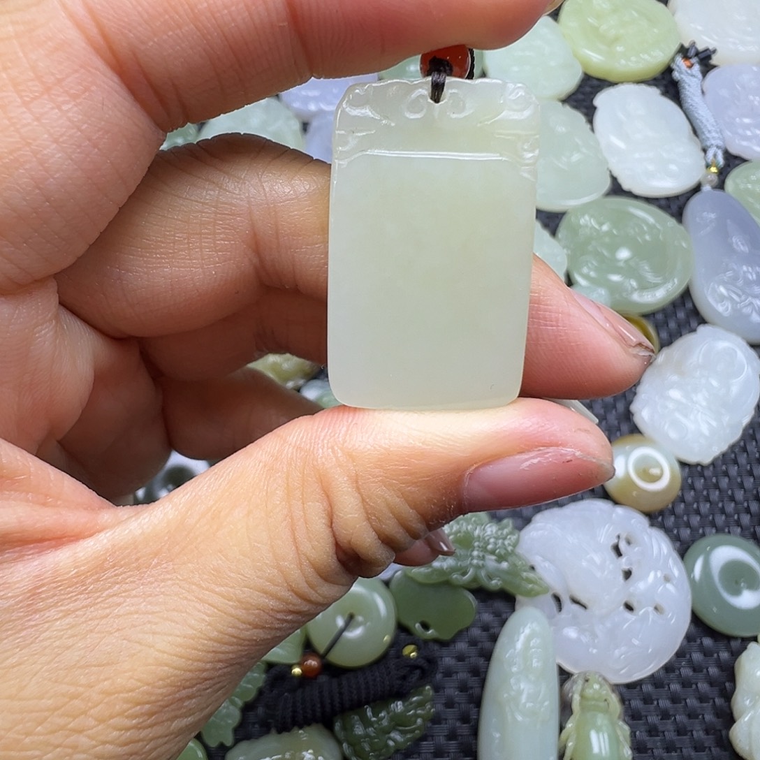 和田玉未镶嵌吊坠(赠链)卡32