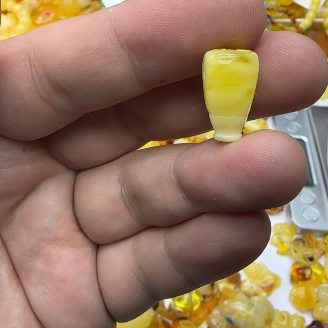 王***！琥珀未镶嵌裸石9×9