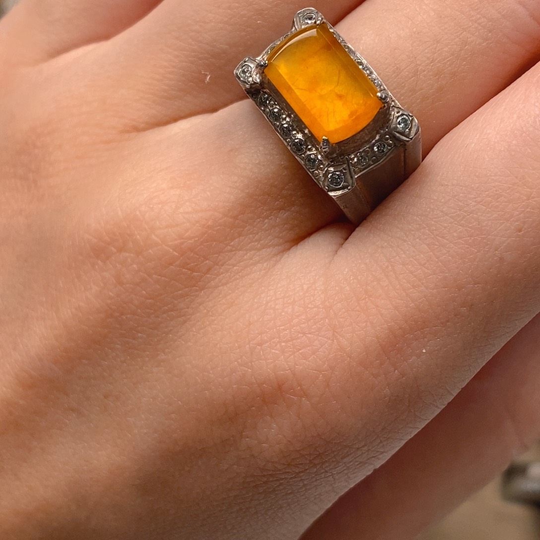 翡翠戒指未镶嵌冰黄马鞍