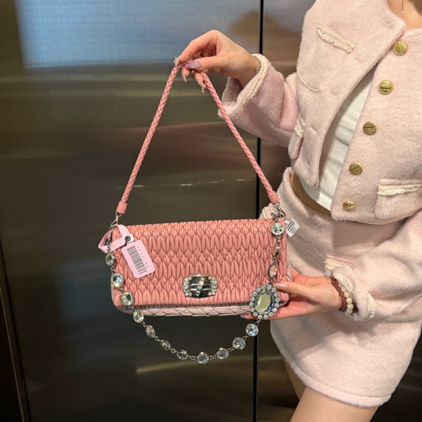 95新 MIU MIU/缪缪 95新樱花粉拼色水钻单肩包