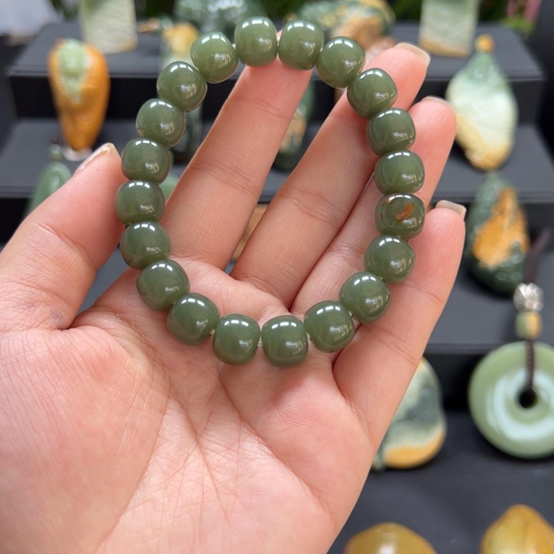 汉***痴岫岩河磨玉（透闪石质玉）未镶嵌颈饰