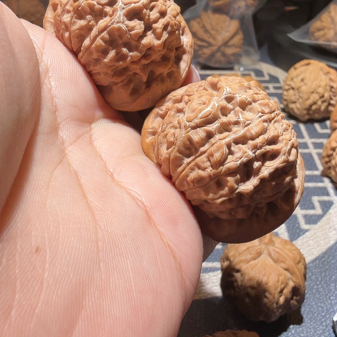 文玩核桃把件血麒麟