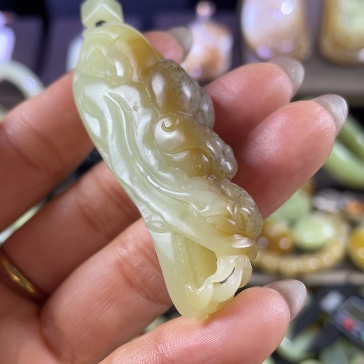 岫岩老玉（透闪石质玉）未镶嵌吊坠(赠链)