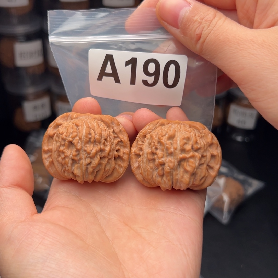 文玩核桃吊坠四座楼45