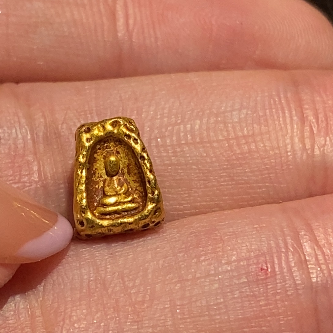 三***季黄色的玫瑰金珠黄色的玫瑰