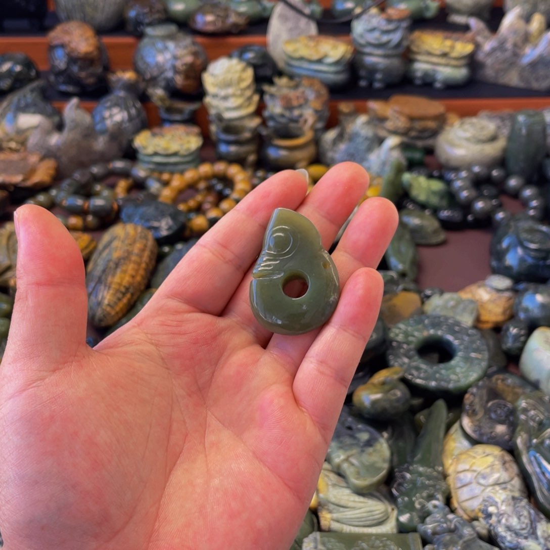 【闪购商品】未镶嵌岫岩河磨玉（透闪石质玉）挂件