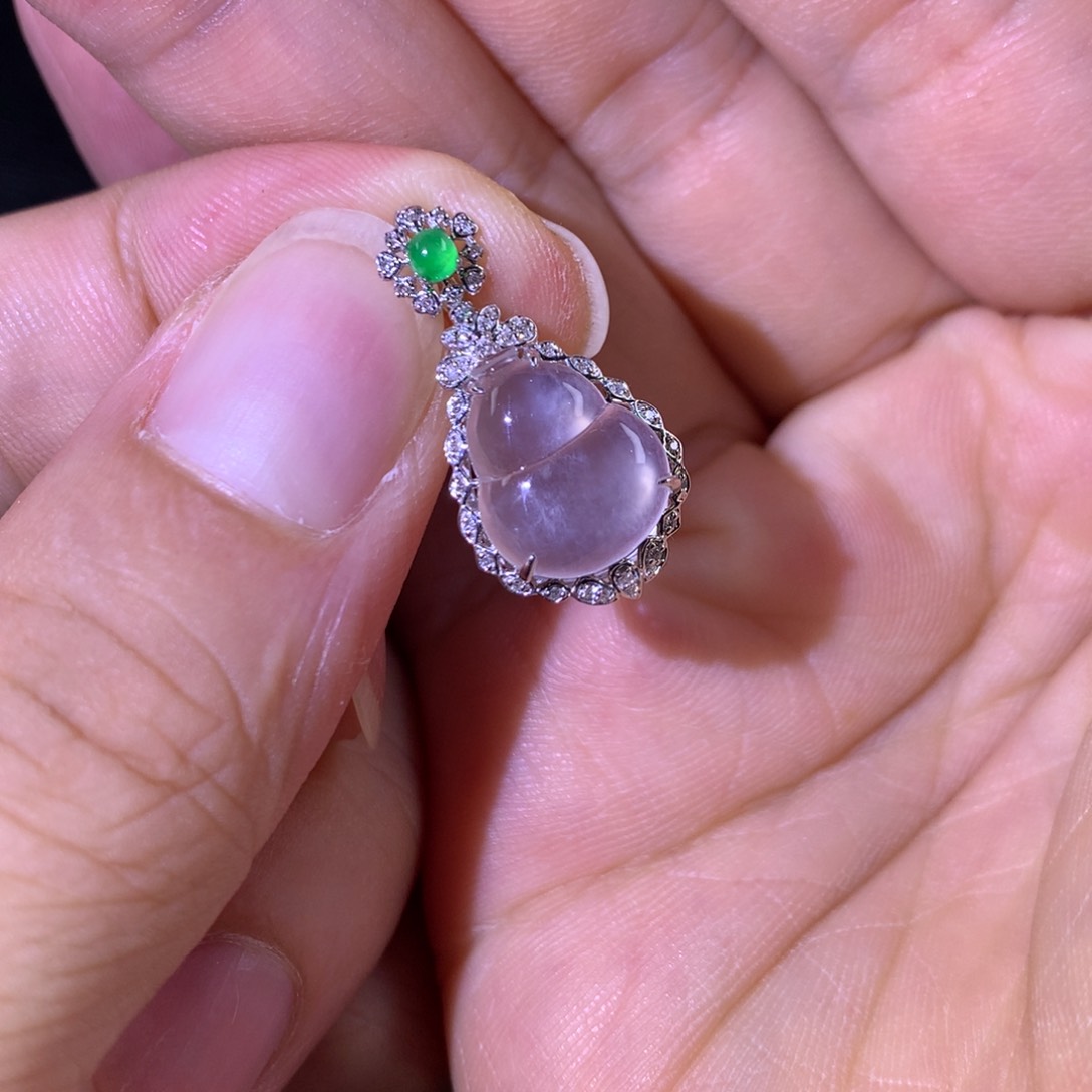 翡翠18K金镶嵌颈饰翡翠