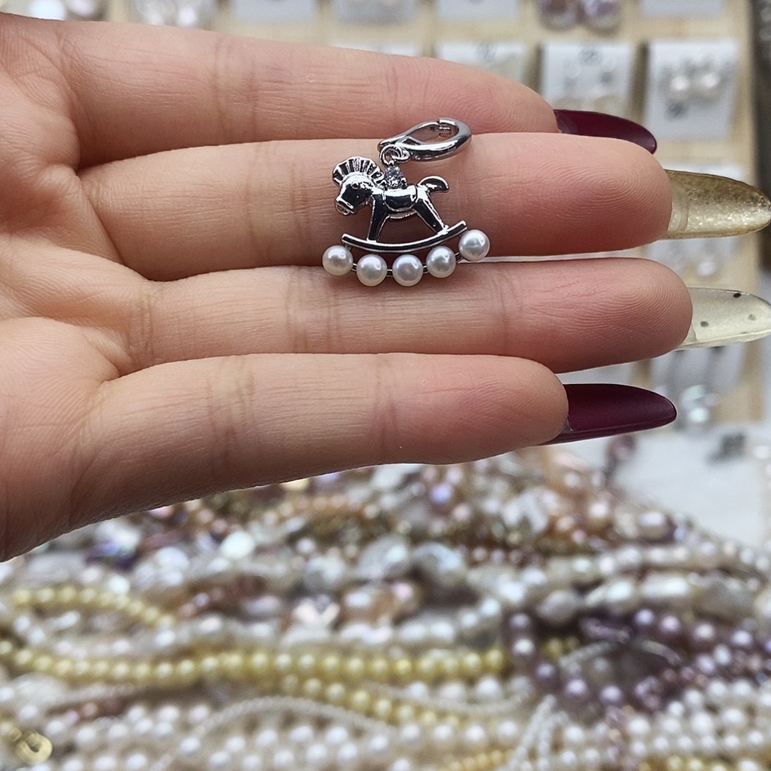 颈饰未镶嵌淡水珍珠