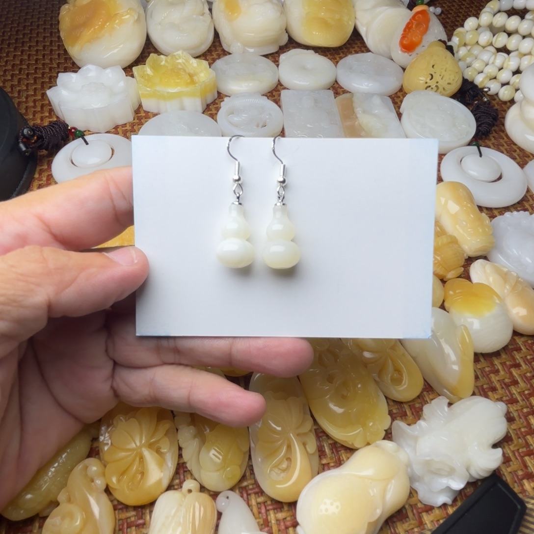 非金属贝壳玉化耳环全品