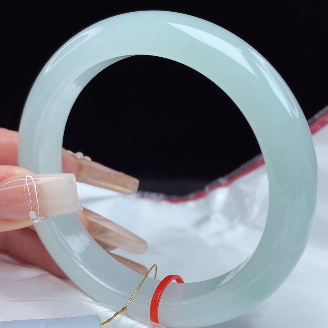 翡翠手镯未镶嵌56圈0558