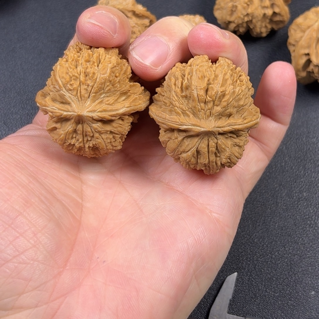 星***光吊坠文玩核桃137狮子头