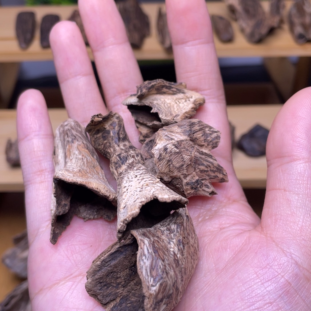 8.3克海南尖峰扭结老香