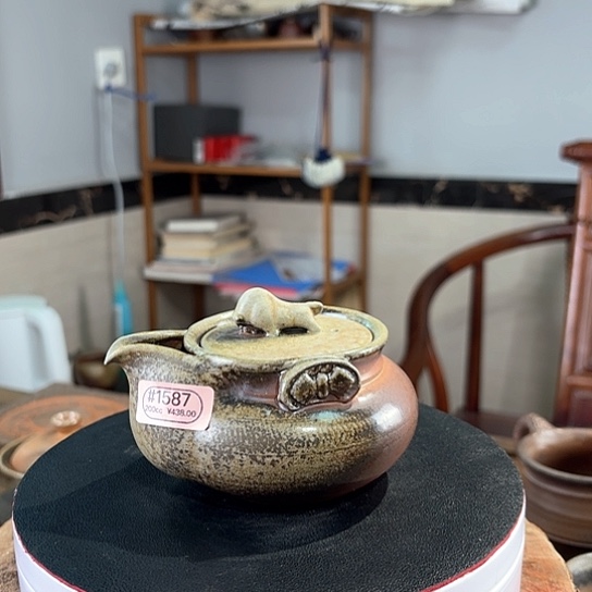 #1587柴烧裸烧窑变牛气冲天宝瓶紫红