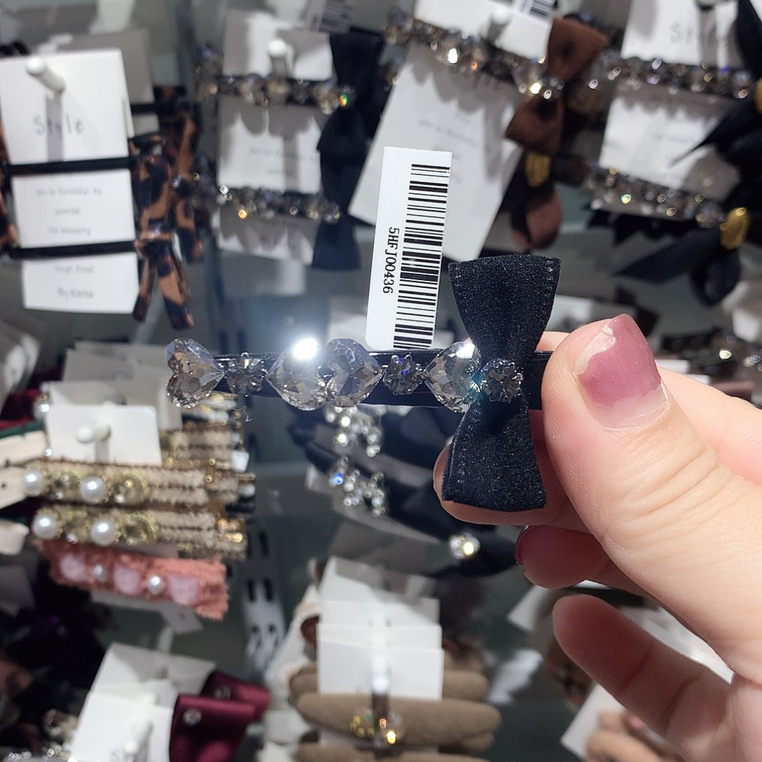 布艺非金属泡菜黑色带钻鸭嘴单只