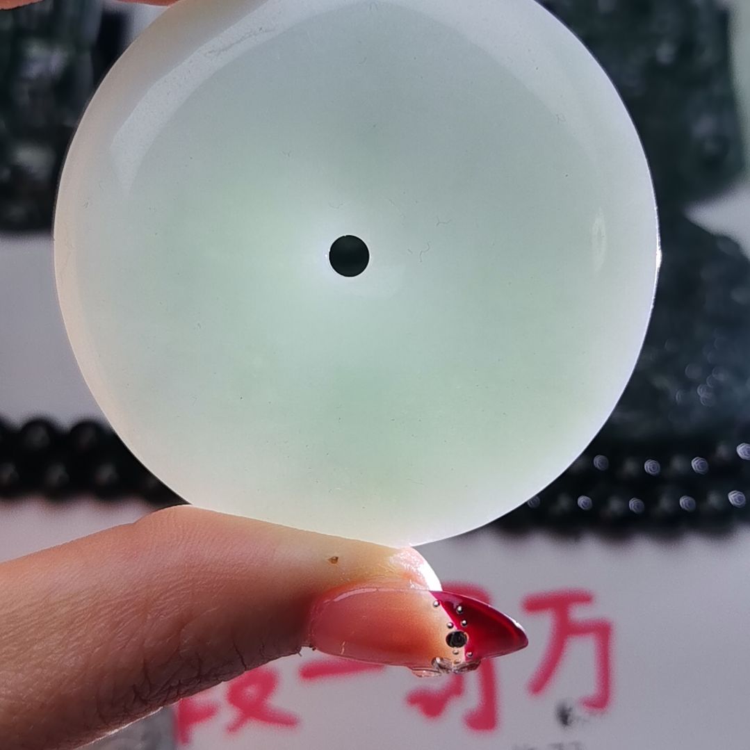 翡翠颈饰未镶嵌天然的A货翡翠多样性发货