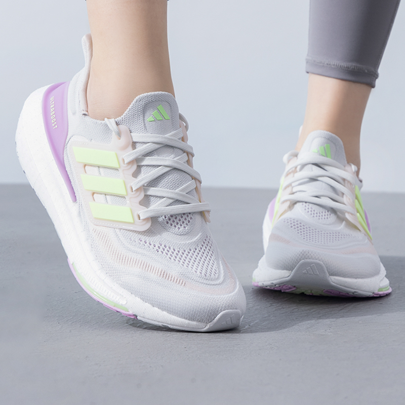 adidas阿迪达斯女鞋2024夏季新款boost缓震运动休闲跑步鞋流光风