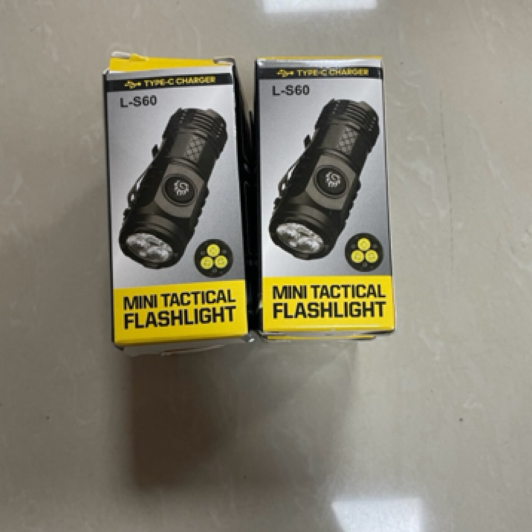 准新品  多功能LED手电筒