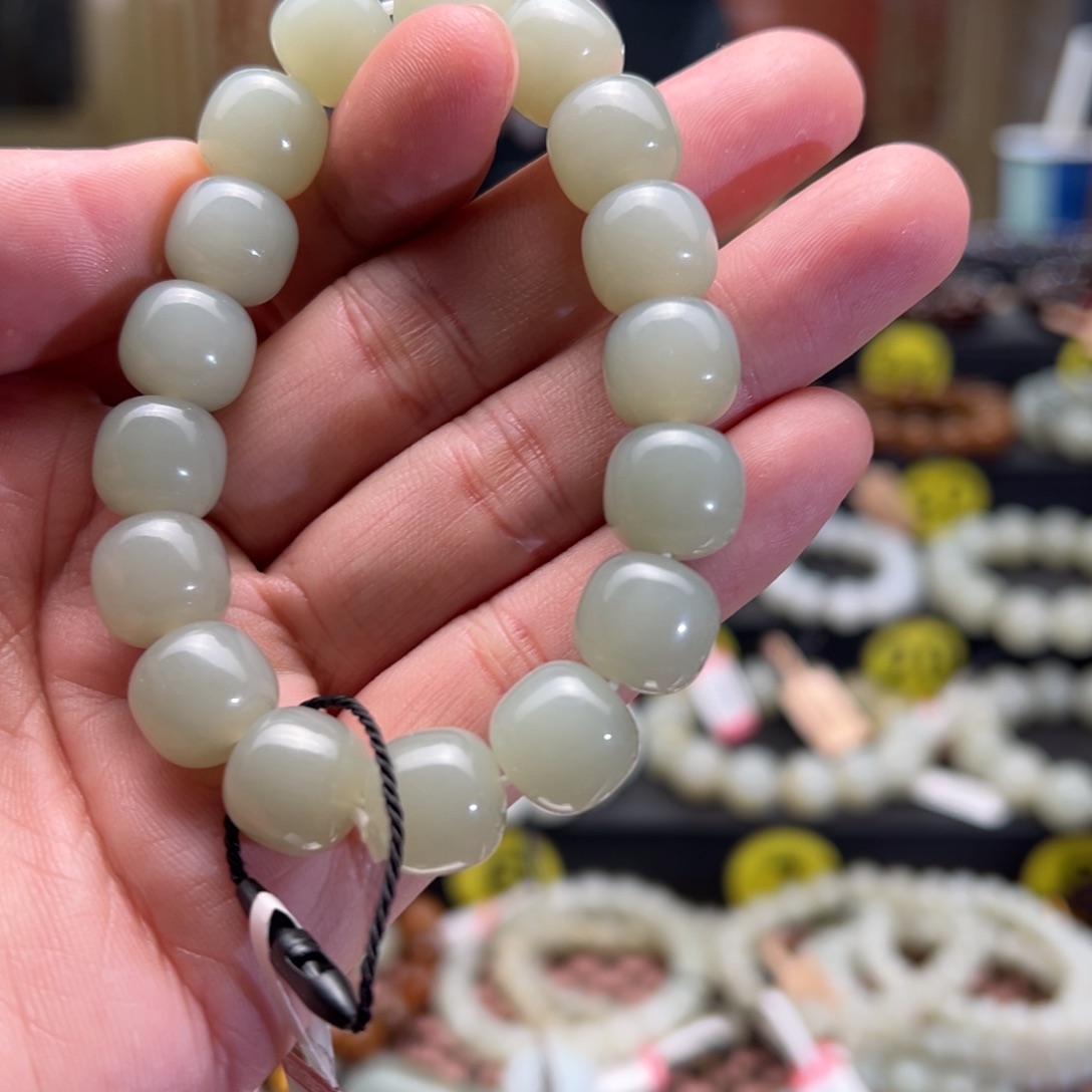 和田玉手串未镶嵌完****前卡12老型