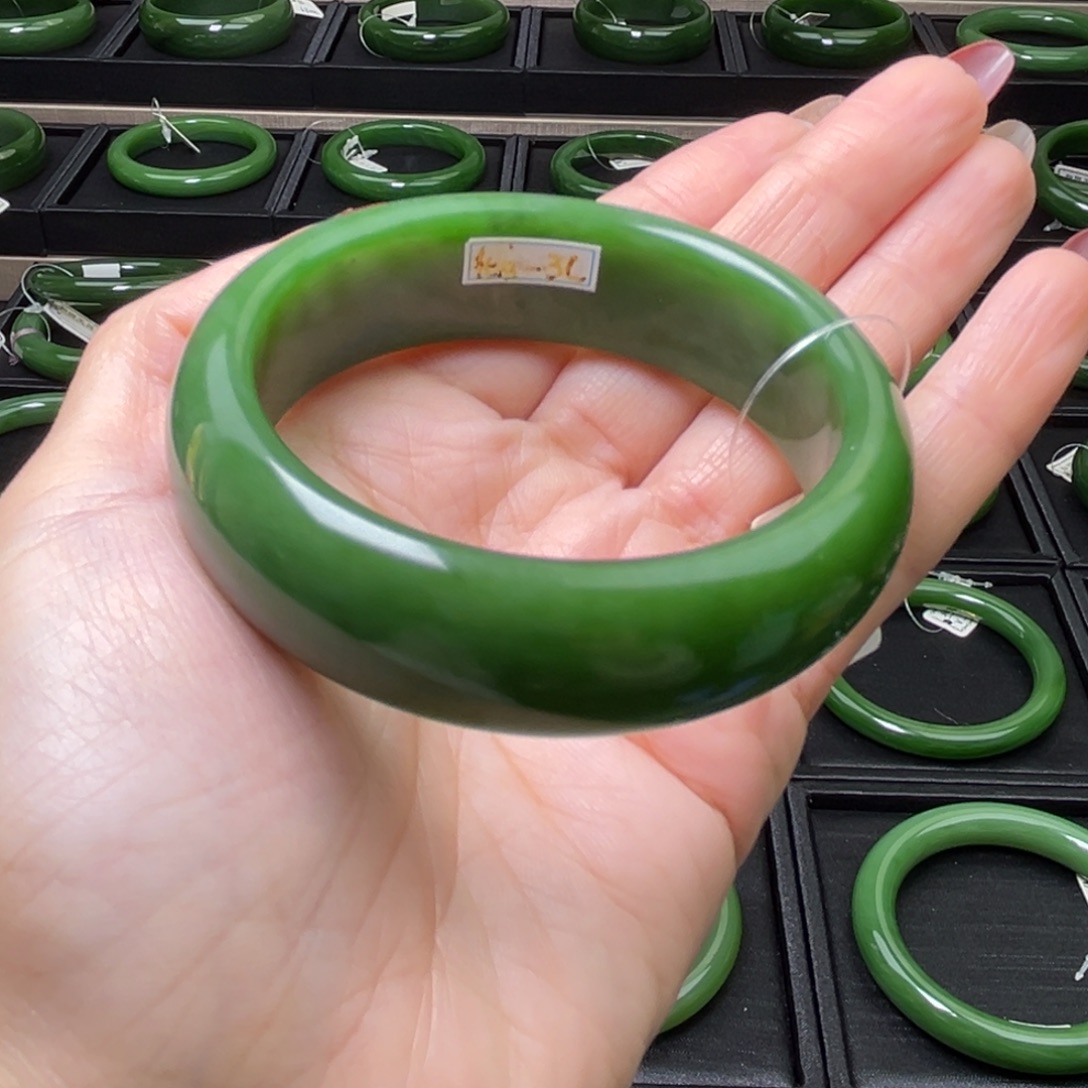 和田玉（碧玉）未镶嵌手镯