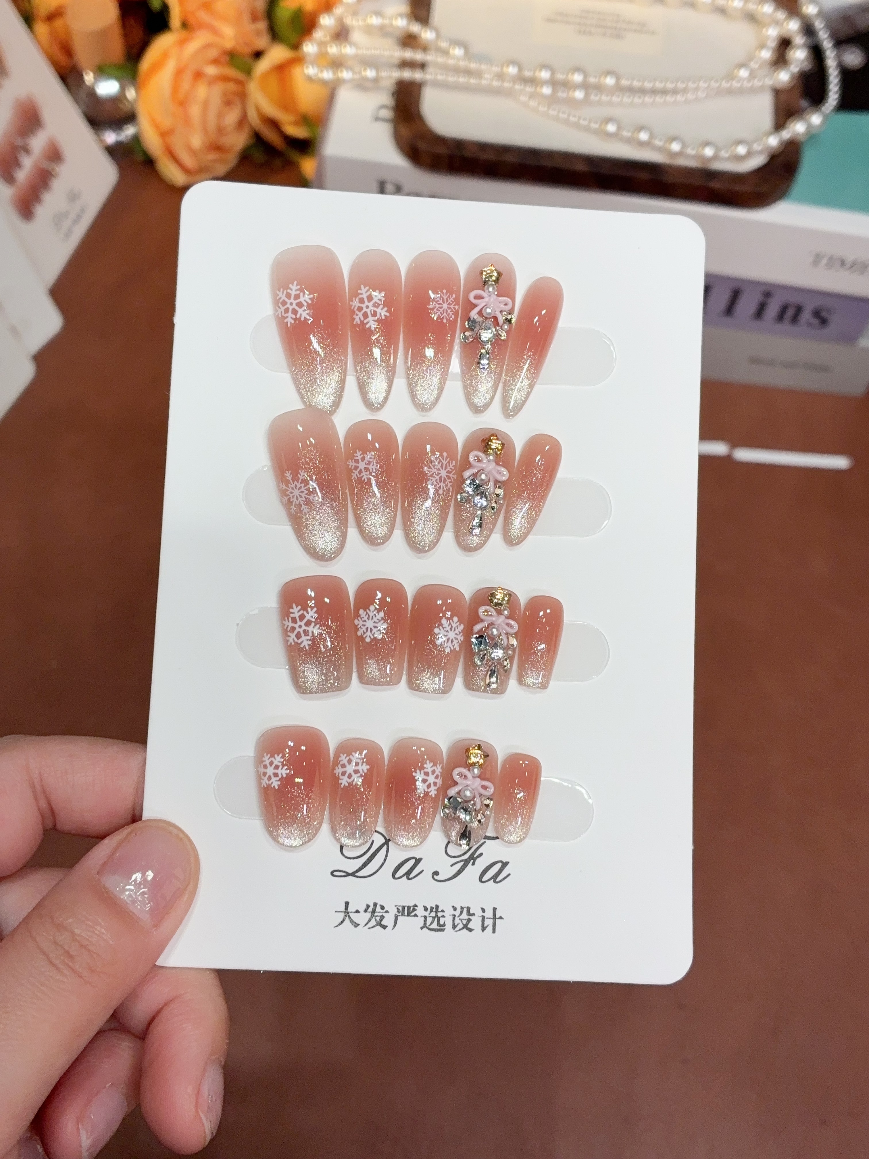 【圣诞雪花】——大发手工穿戴甲