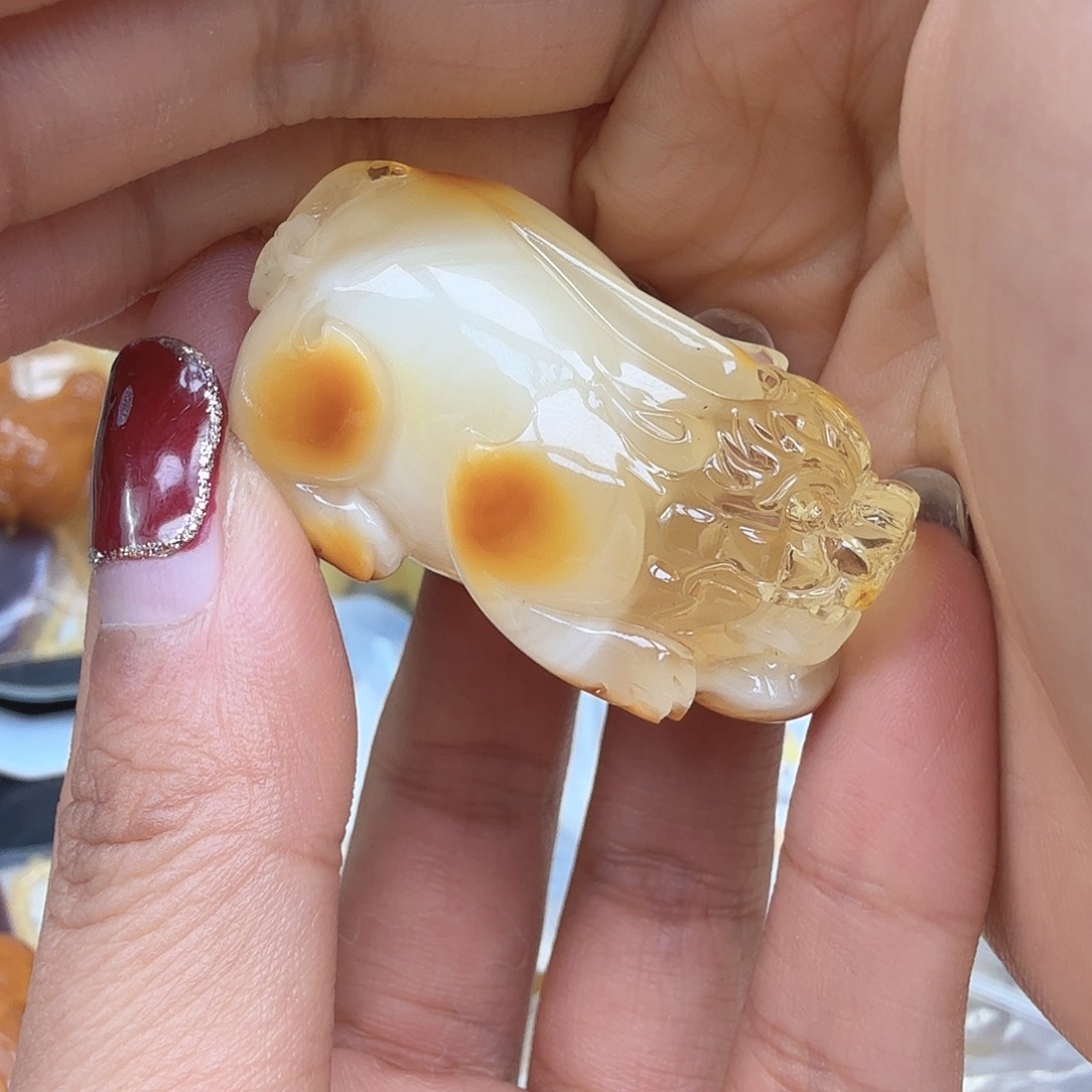 琥珀裸石未镶嵌你好