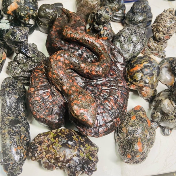 安山岩玉梅花玉石桌面手玩小摆件鱼缸造景装饰萌宠奇石石头摆件