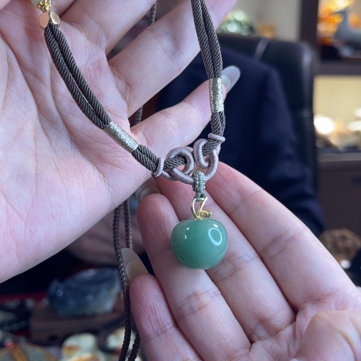 蛇纹石玉未镶嵌挂件