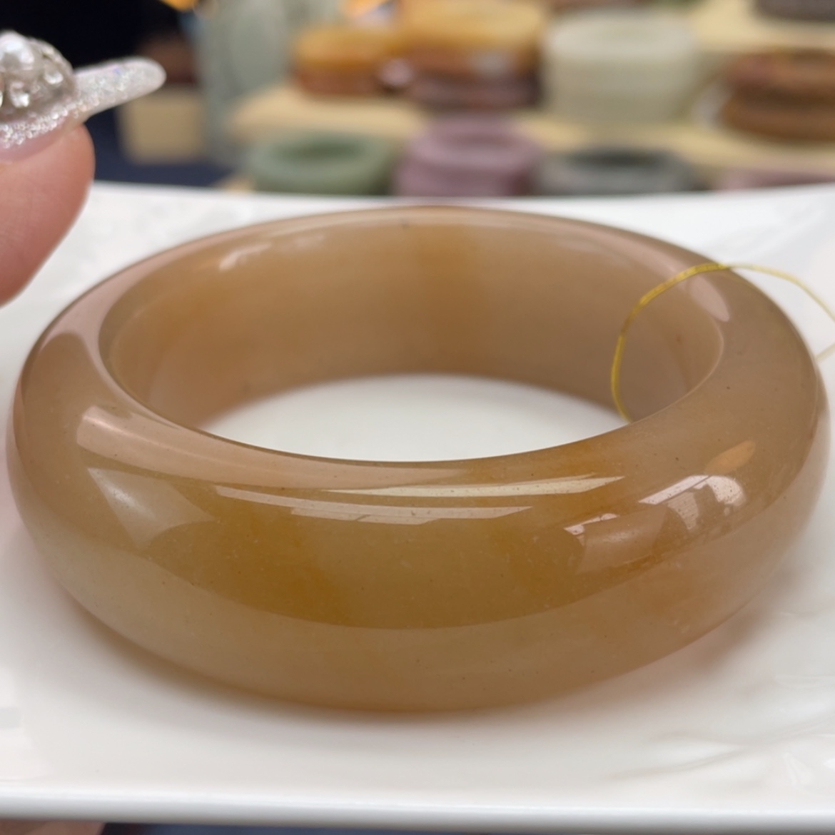 【闪购商品】石英质玉手镯未镶嵌燚*