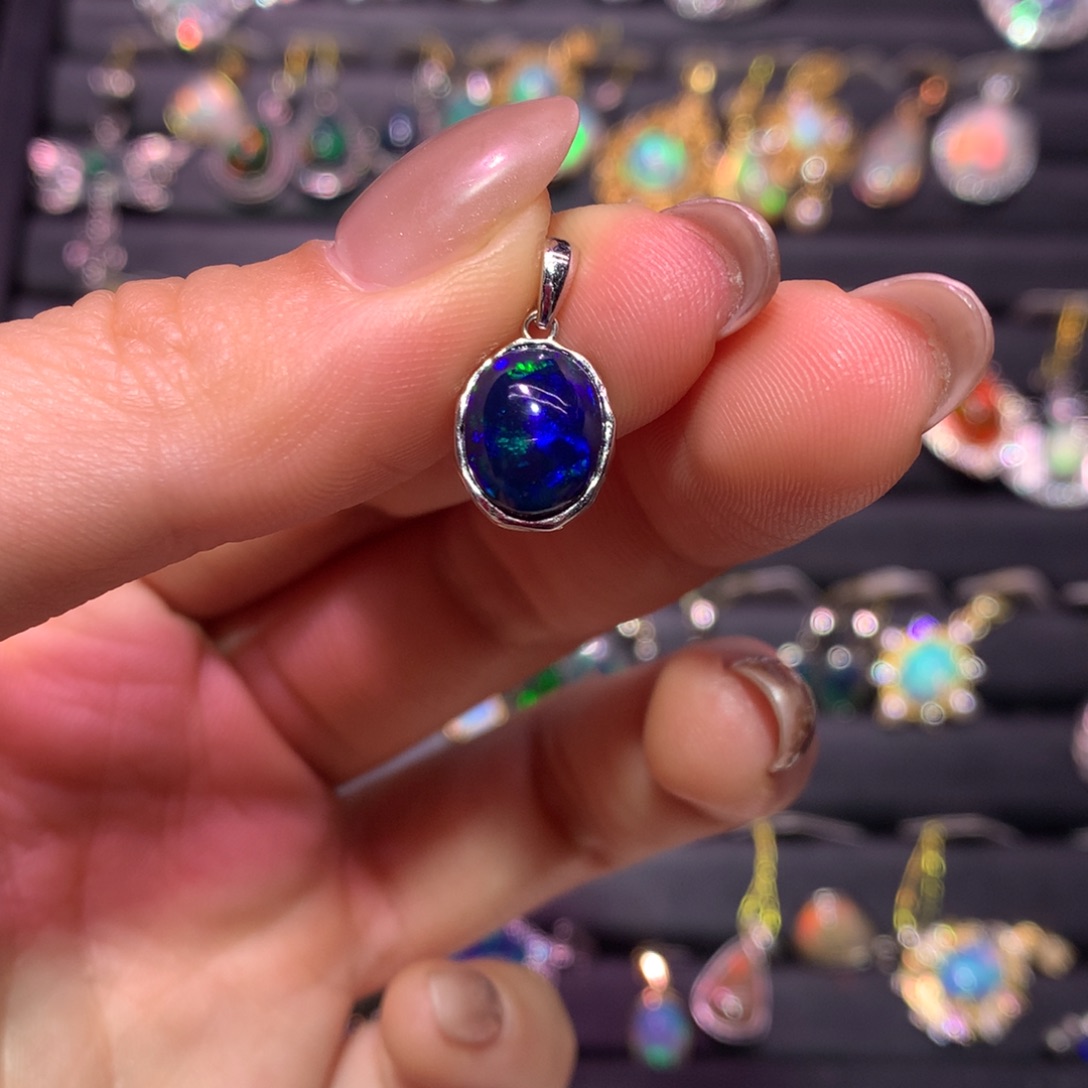 银S925镶嵌欧泊吊坠款式I***e