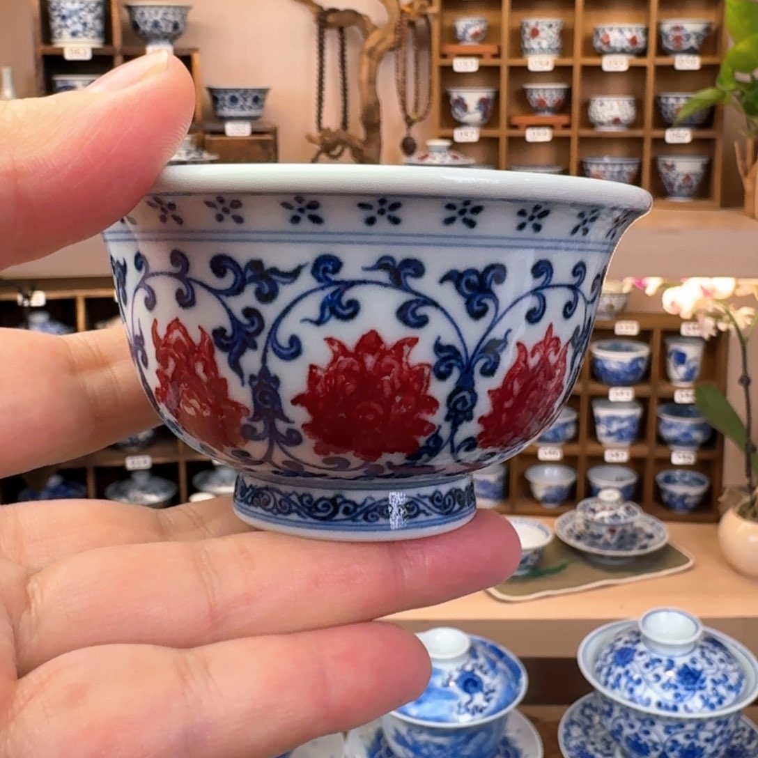 仙****逸君堂手绘青花釉里红大压手杯