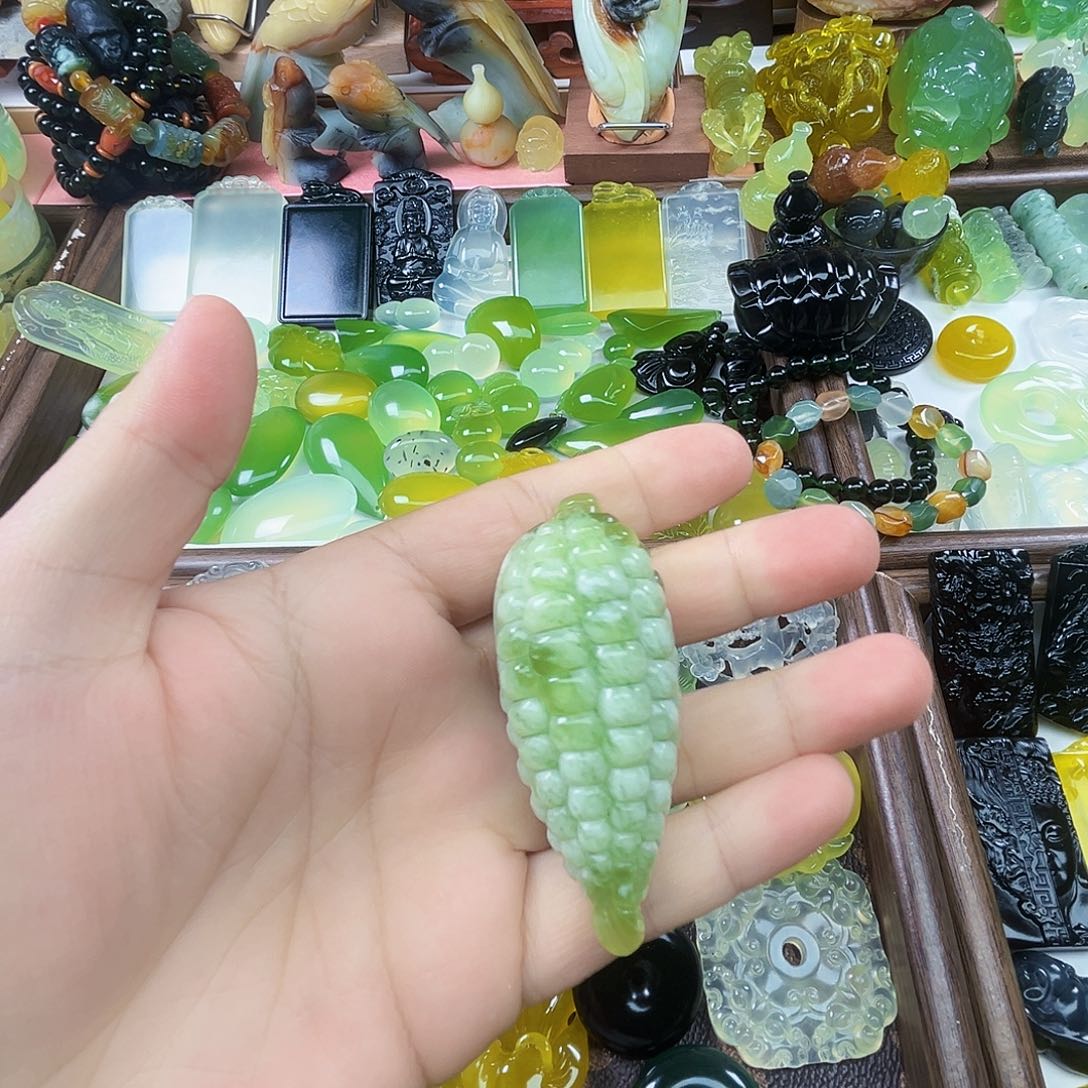 岫玉未镶嵌吊坠(不含链)