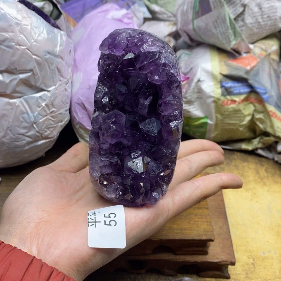 紫晶乌拉圭未镶嵌