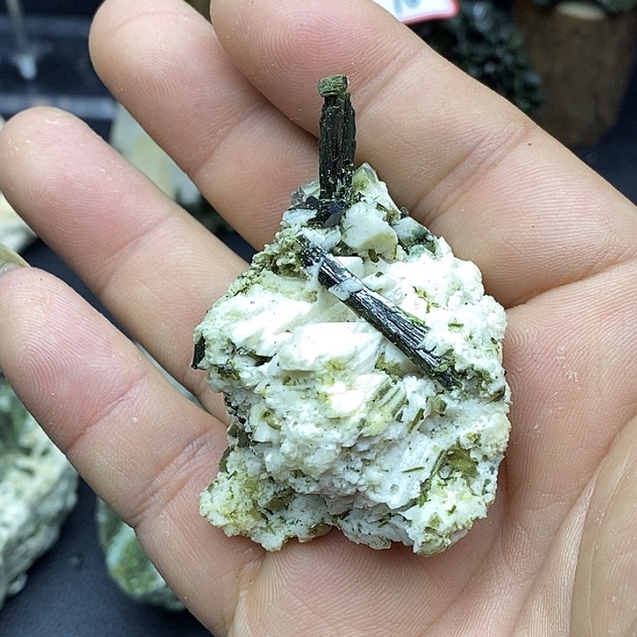 有机玻璃巴基斯坦绿莲石文石共生27