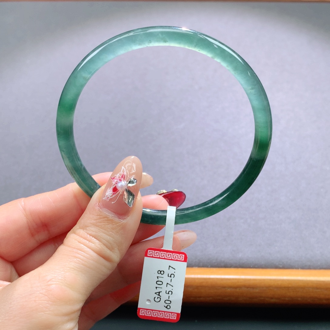 翡翠手镯未镶嵌天然翡翠手镯叮当镯