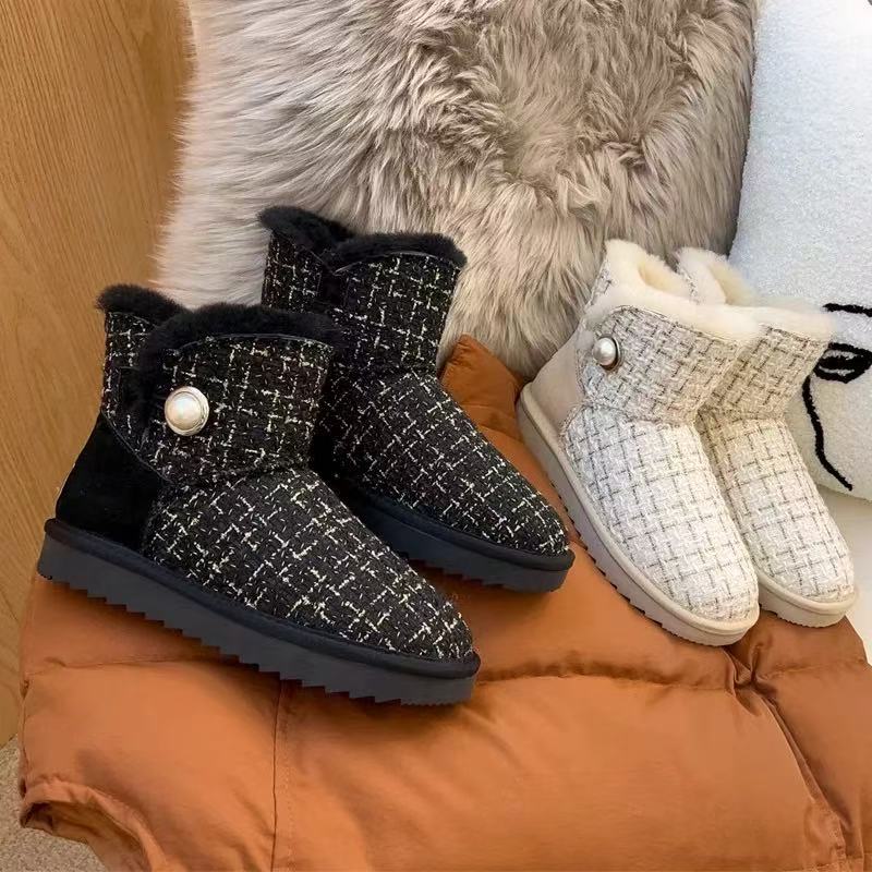 羊皮毛一体雪地靴女短靴2025新款小香风纽扣加厚保暖防滑羊毛棉鞋