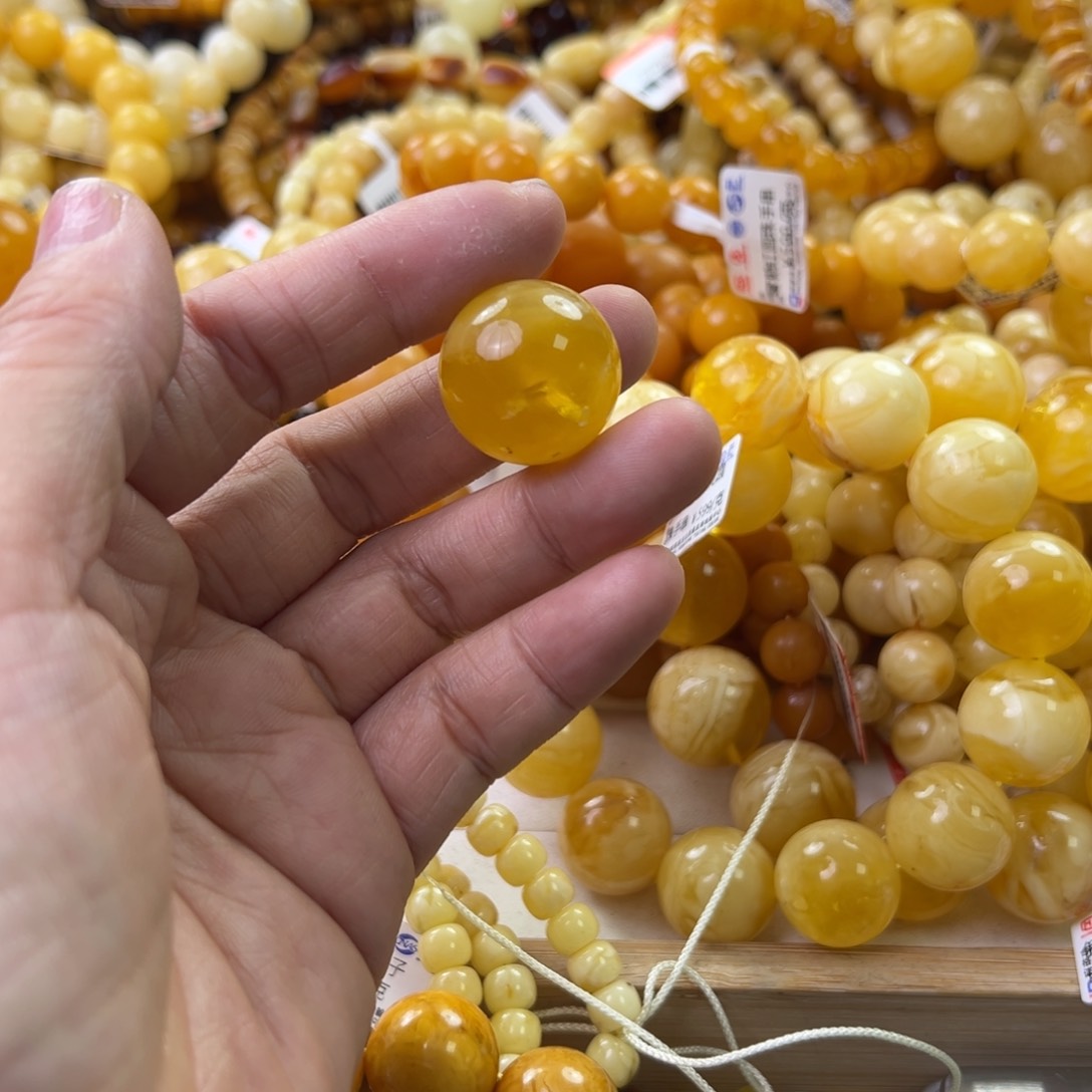 琥珀珠宝奇石未镶嵌