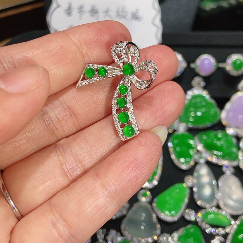 【闪购商品】翡翠颈饰未镶嵌天然翡翠