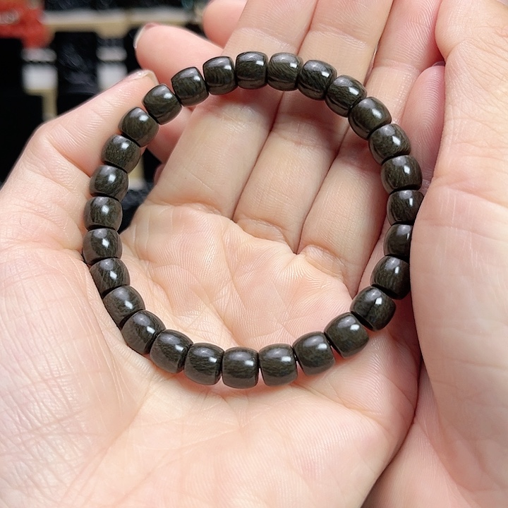 和田玉手链未镶嵌卡8直切草花手串