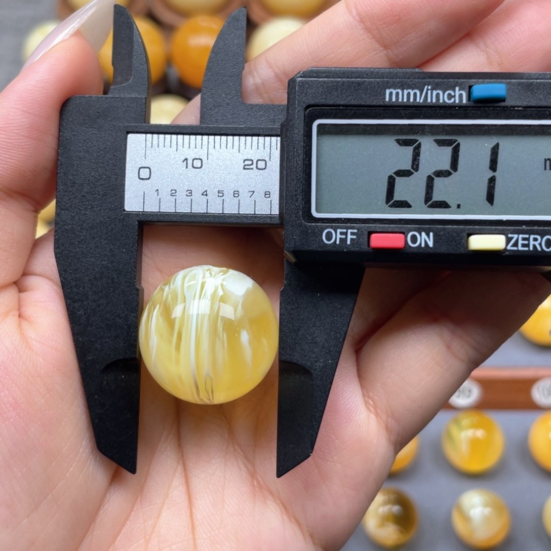 未镶嵌琥珀珠宝奇石