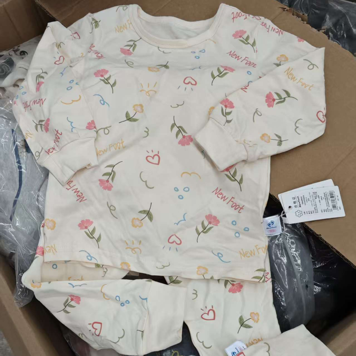 女宝小花秋衣套装859416