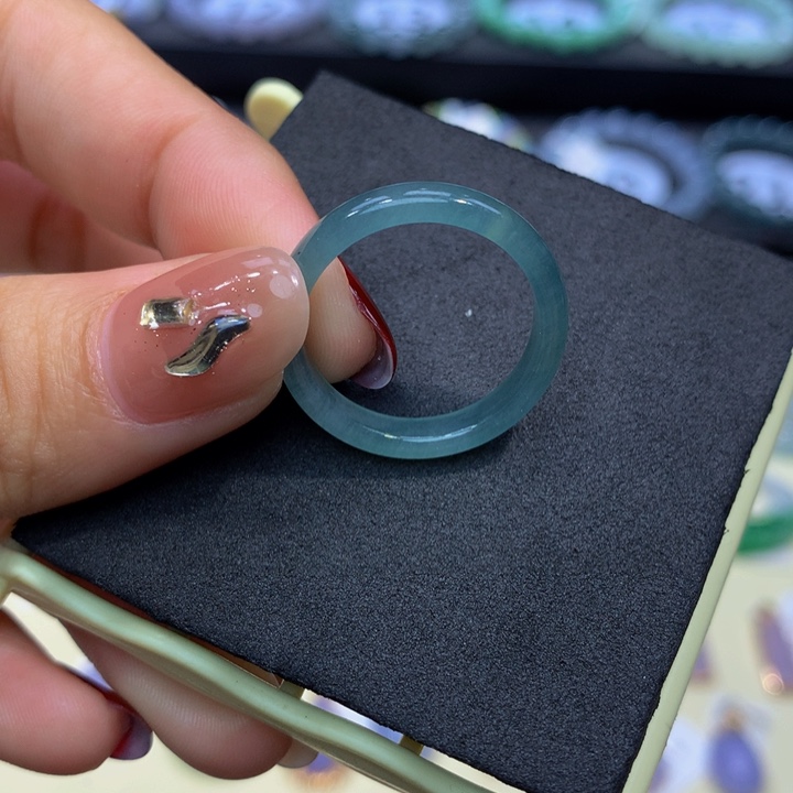 翡翠手链未镶嵌翡翠