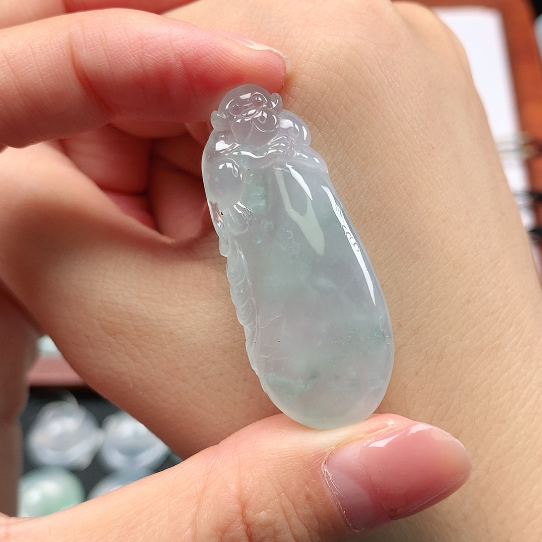 翡翠颈饰未镶嵌福瓜