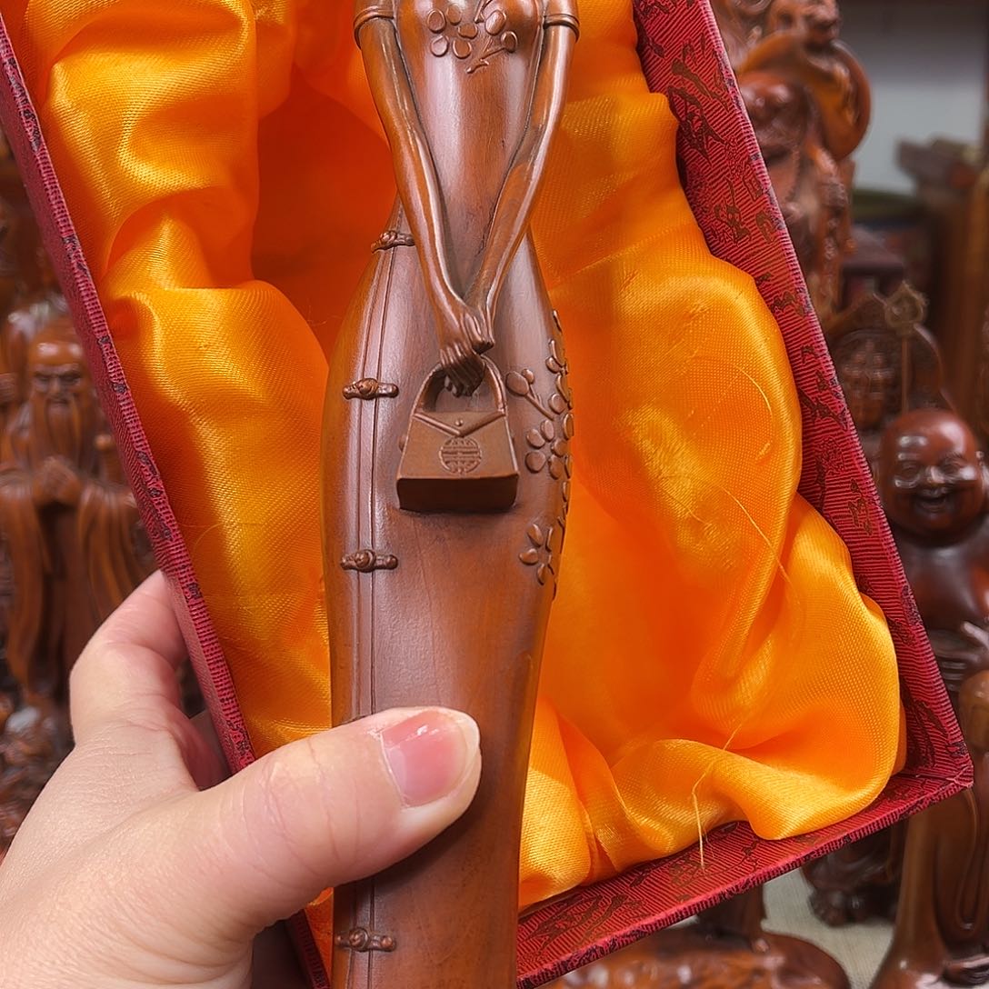 黄杨木黄杨木雕刻高度30厘米