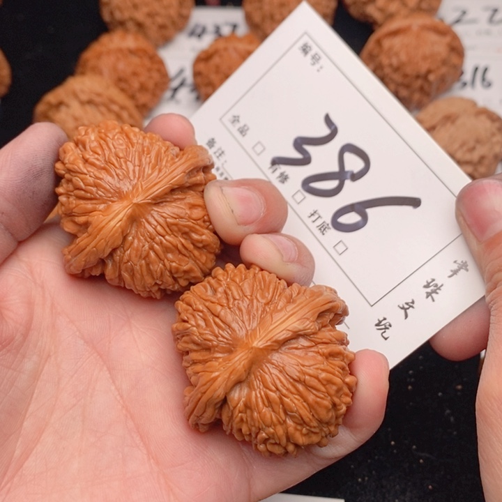 文玩核桃吊坠42.8楼子386