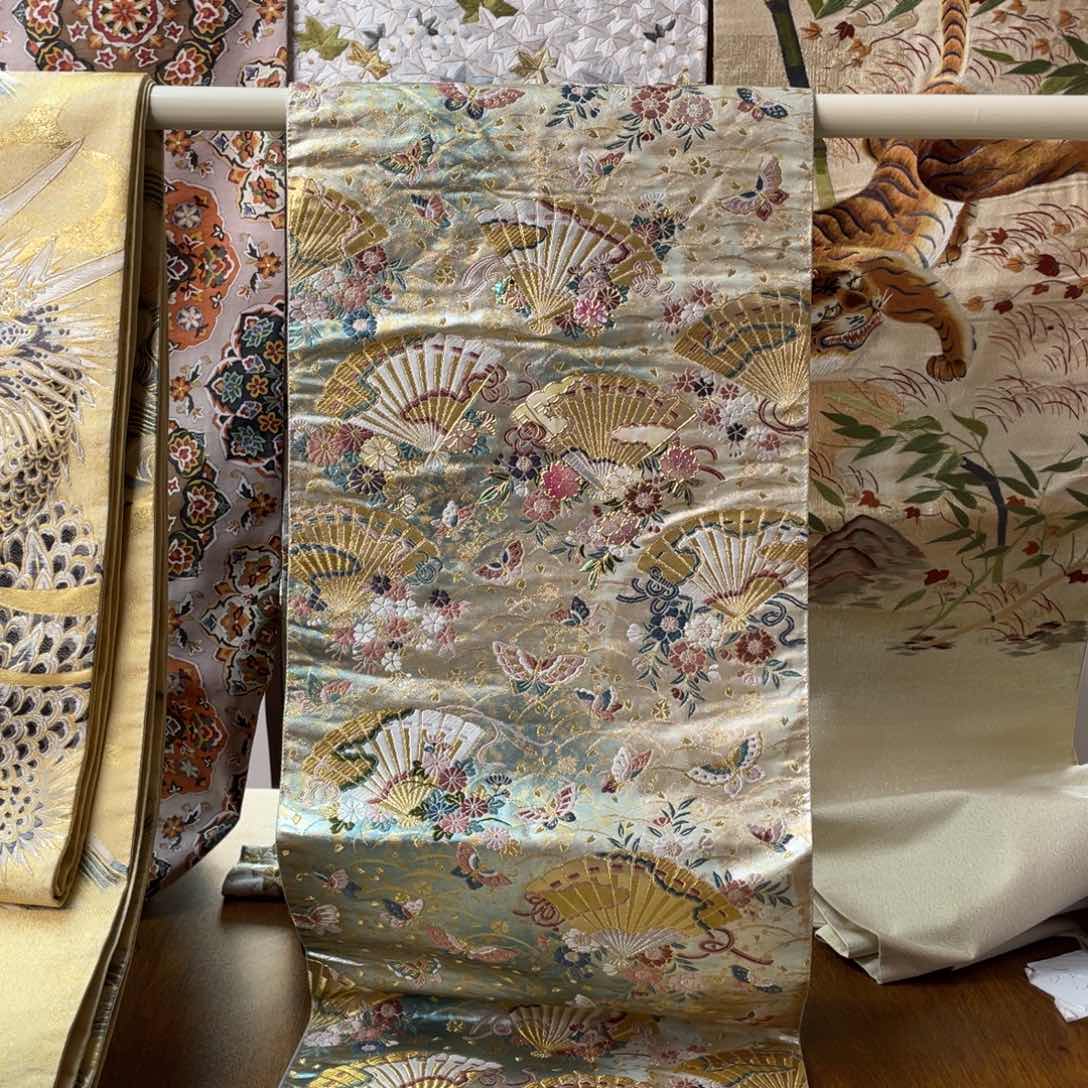 织绣嵌螺钿嵌螺钿