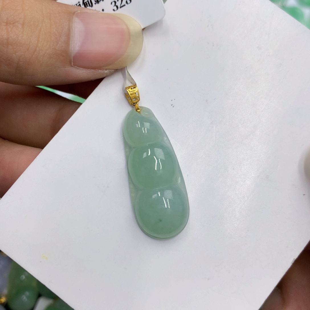 颈饰18K金镶嵌翡翠翡翠