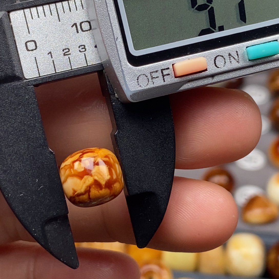 裸石琥珀未镶嵌老型