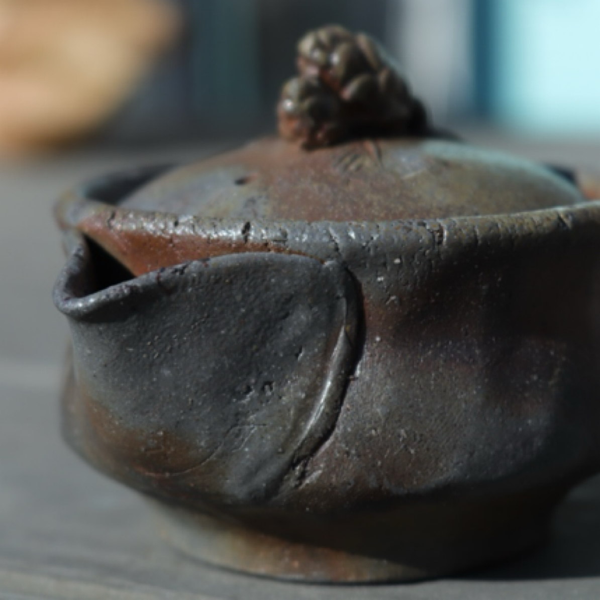 日本备前烧 金重陶弘 宝瓶 松果摘鼠灰窑变手捻 柴烧裸烧茶道器具