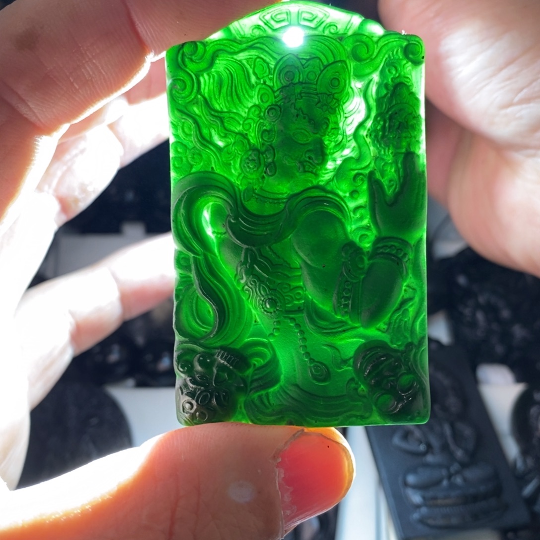 瞑***蛇纹石玉未镶嵌颈饰